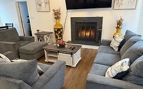 Poconos Everything Close To Luxury Vacational Home In The Heart Of Poconos